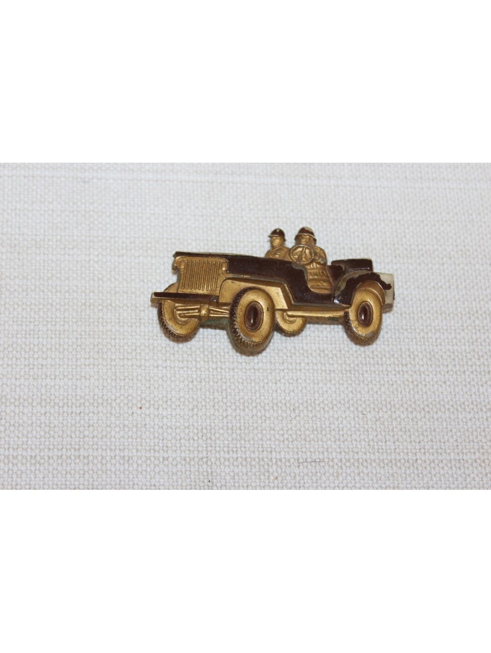 Vintage WWII Style Military Jeep Brooch Pin Soldiers Gold Tone Brown